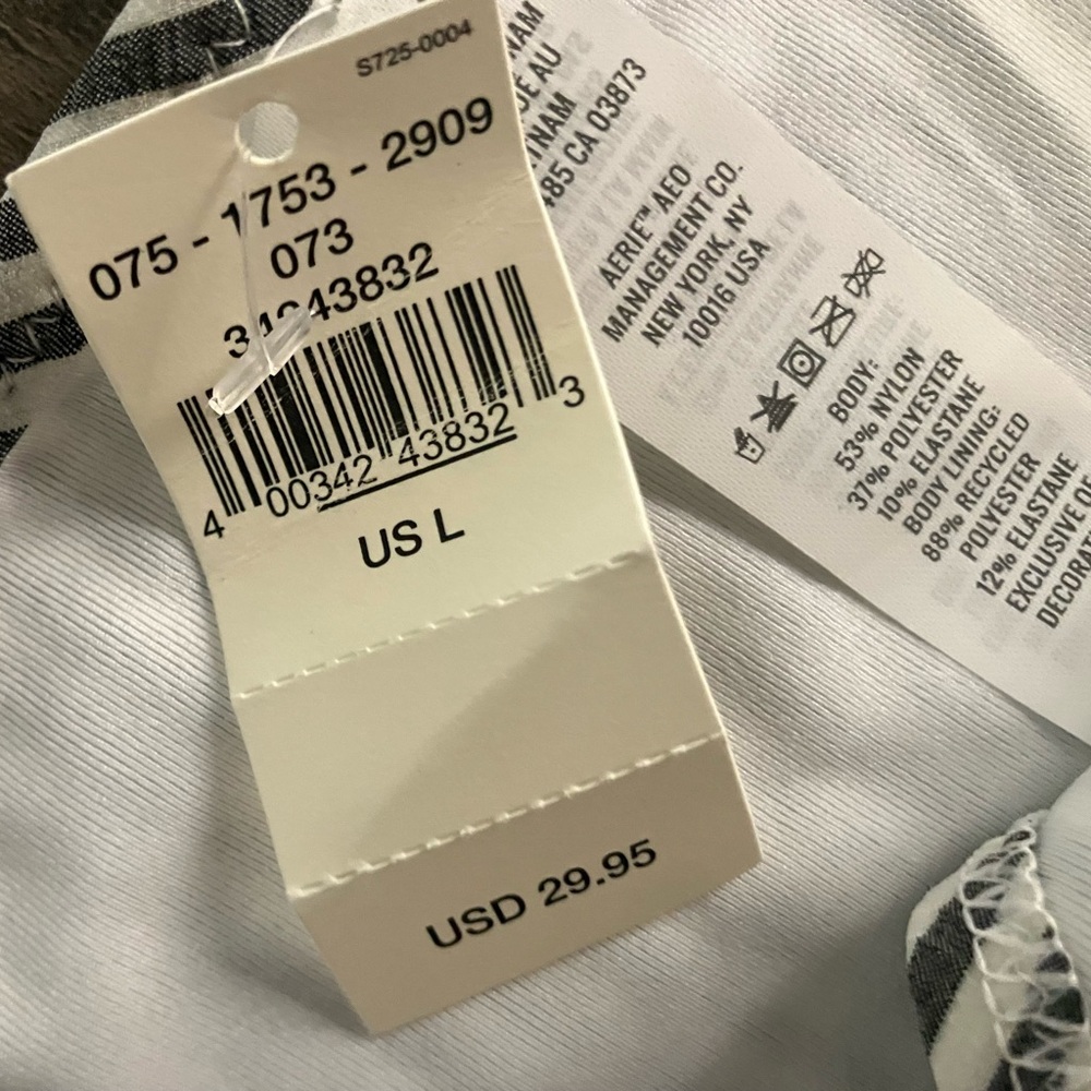 Aerie Womens black and white ruffle seersucker bikini bottoms - Picture 5 of 5